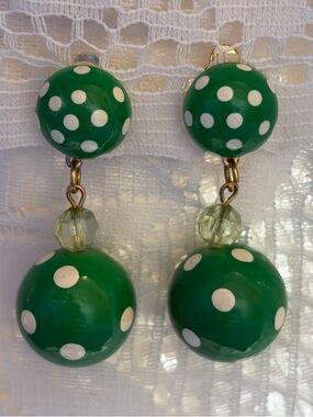 💚Vintage Retro Green & White Polka Dot Dangle Clip-On Earrings - Mod Style💚 50s